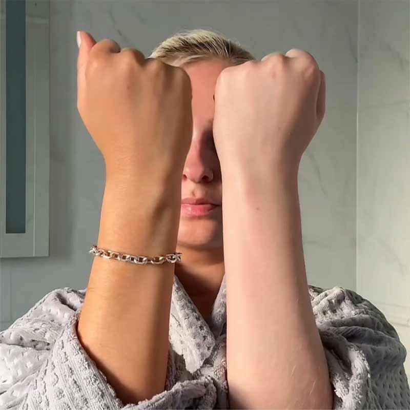 Bare by Vogue Express Tan Removal Gel